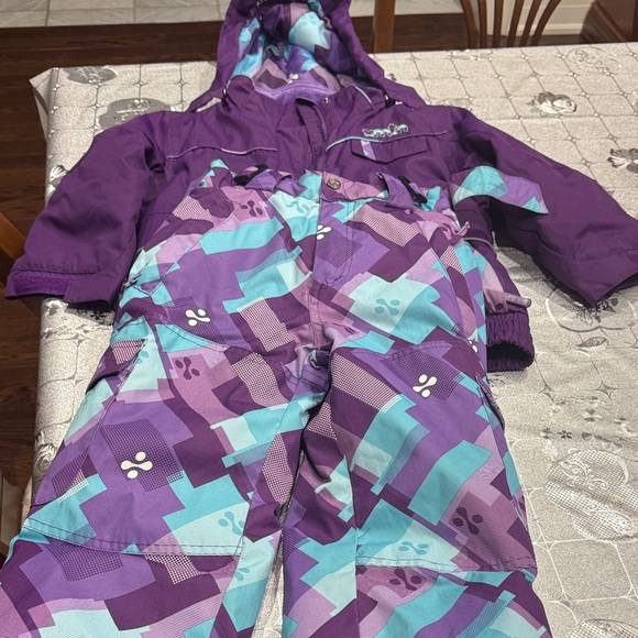 Snow suit - Picture 3 of 6